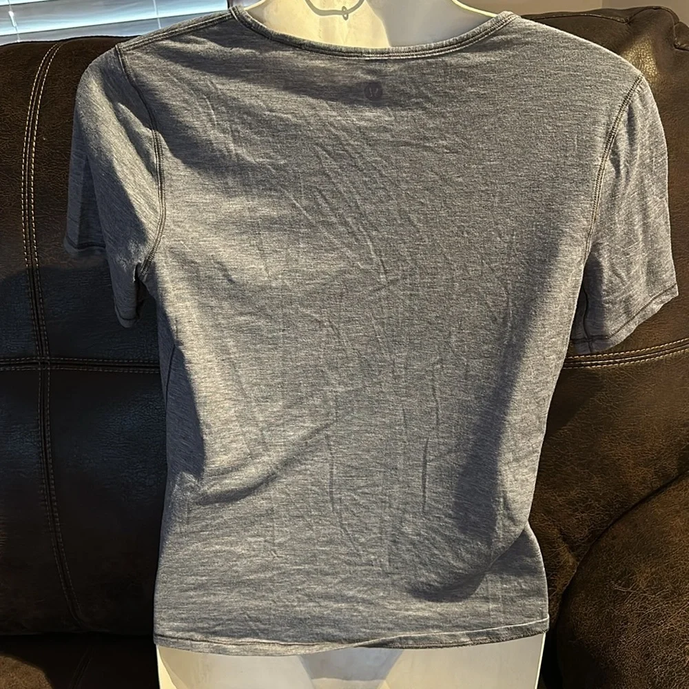 Lululemon Gray Women's Twist Front Top Size 2